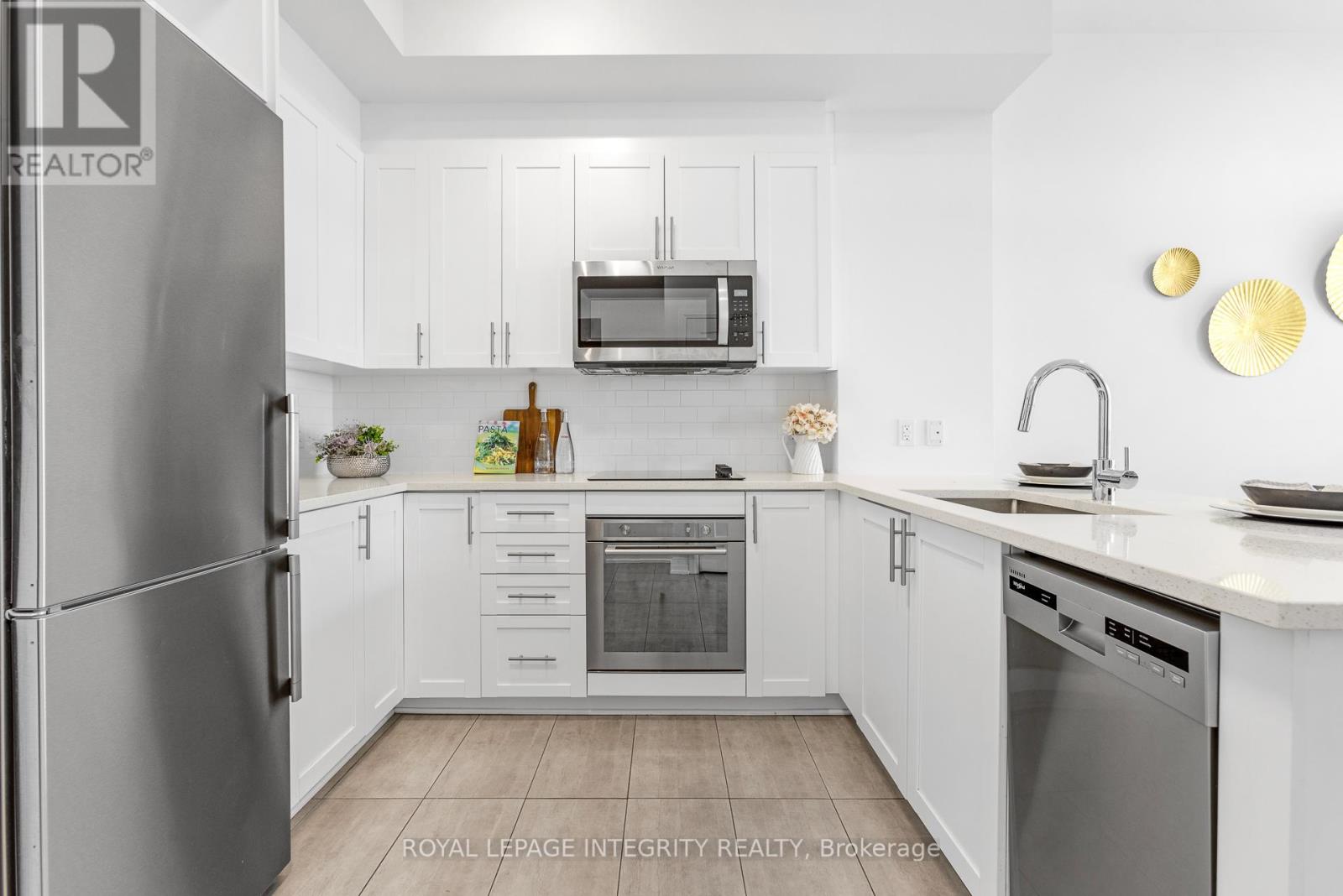 3505 - 805 Carling Avenue