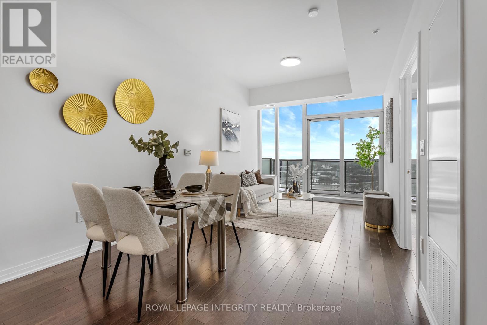 3505 - 805 Carling Avenue