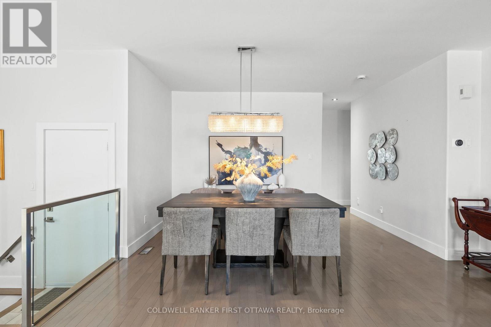 1828 Heatherstone Crescent