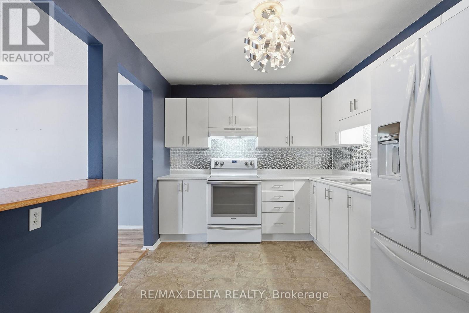 7 - 1948 Riviera Terrace