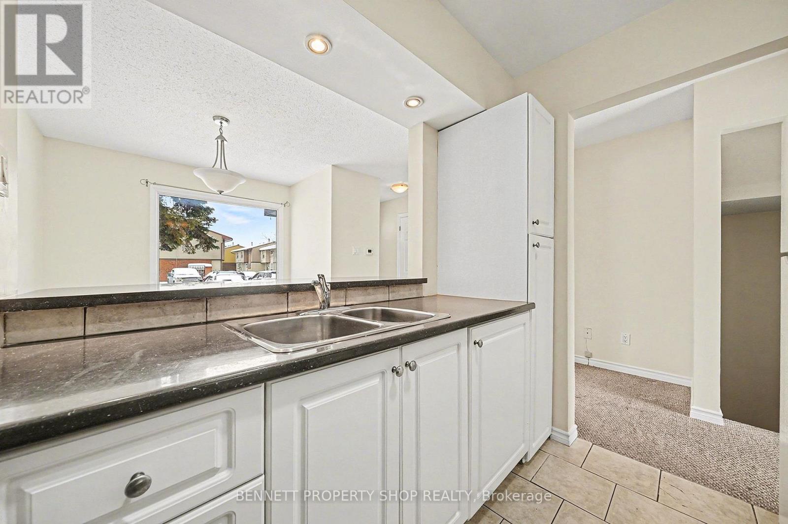 22 - 2570 Southvale Crescent