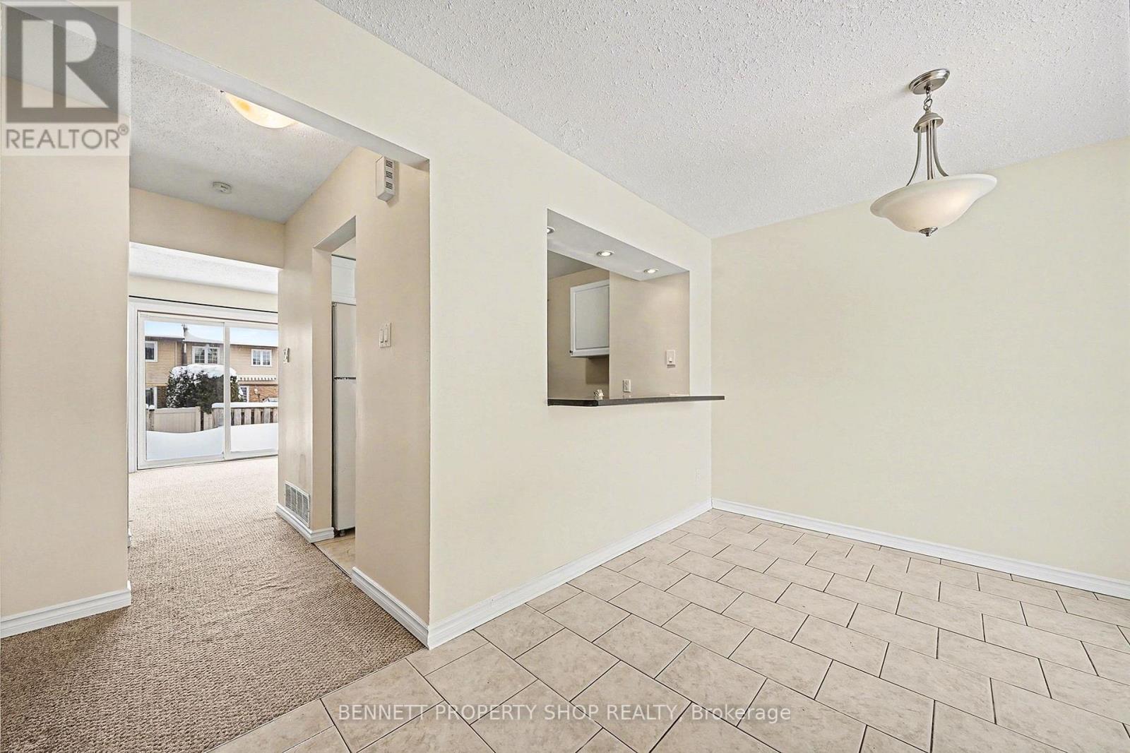 22 - 2570 Southvale Crescent