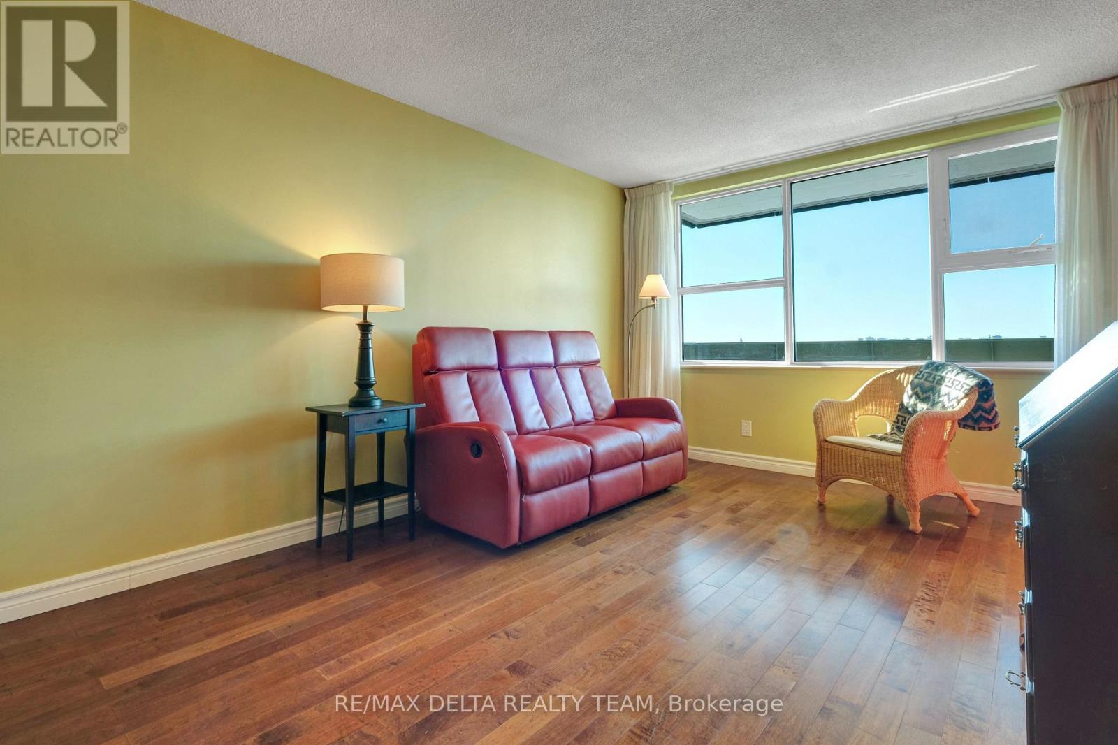 1001 - 555 Brittany Drive