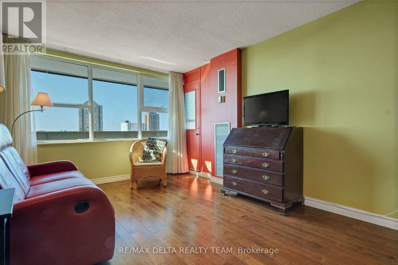 1001 - 555 Brittany Drive