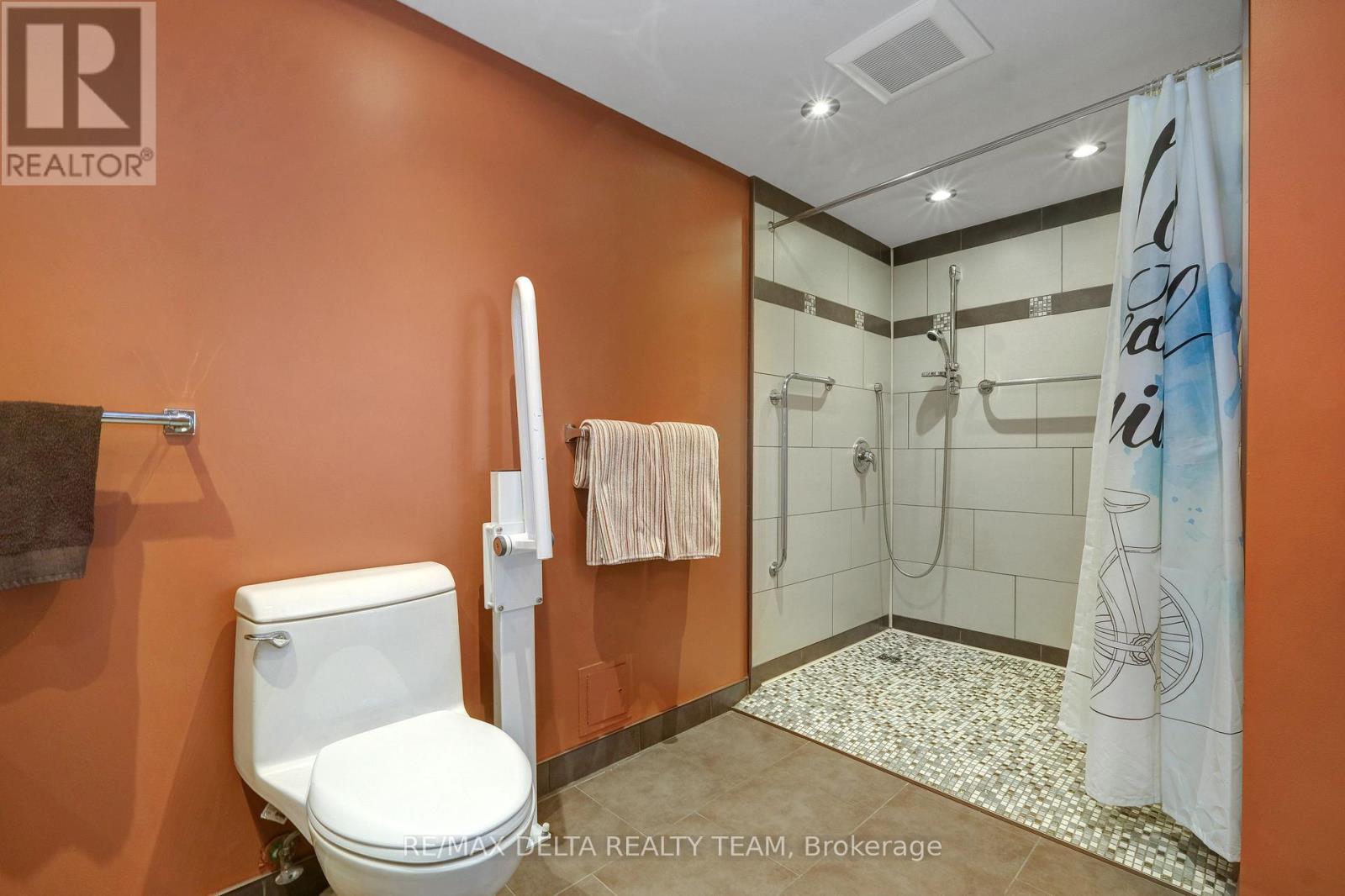 1001 - 555 Brittany Drive