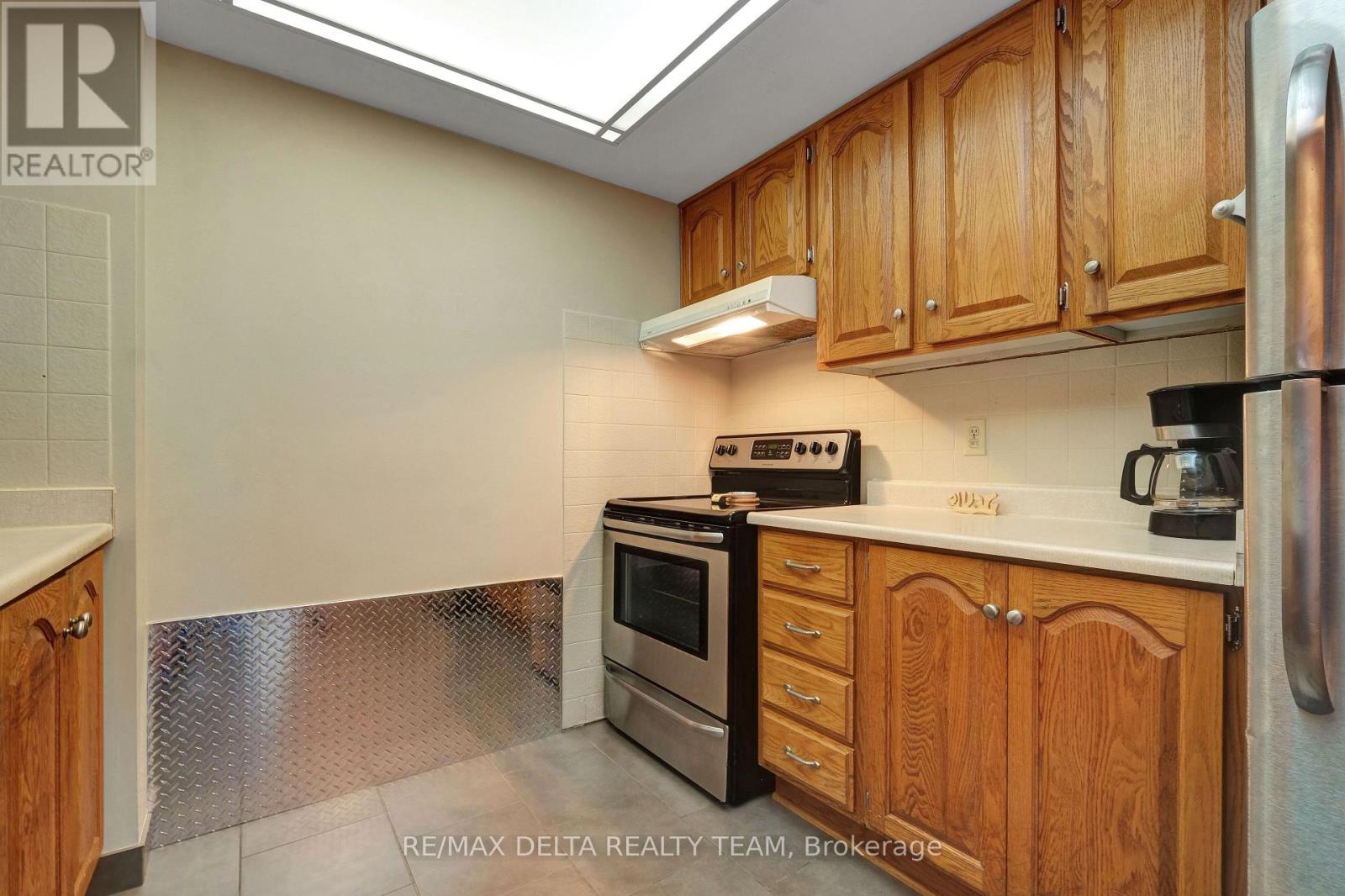 1001 - 555 Brittany Drive