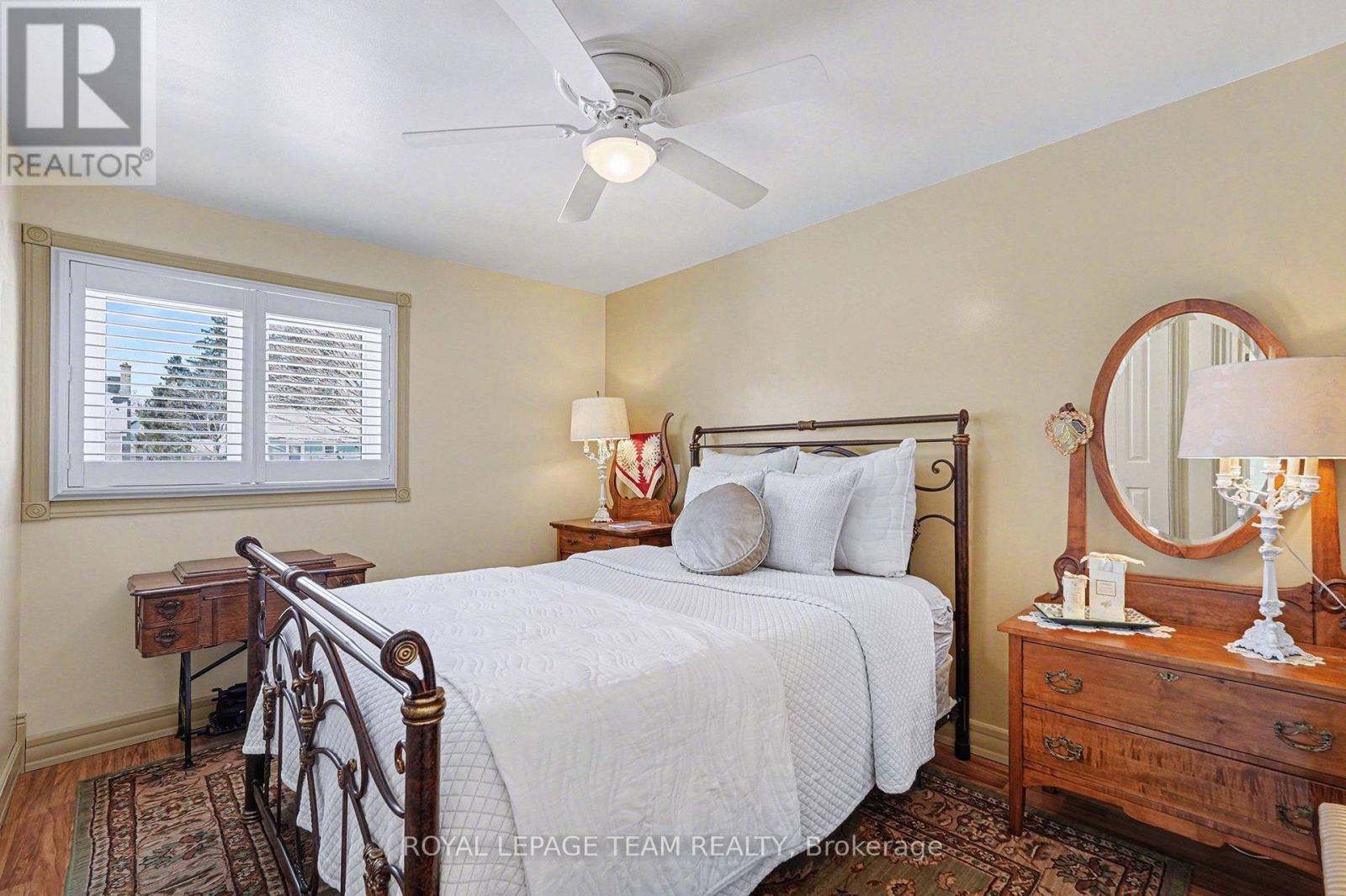 504 Clothier Street E