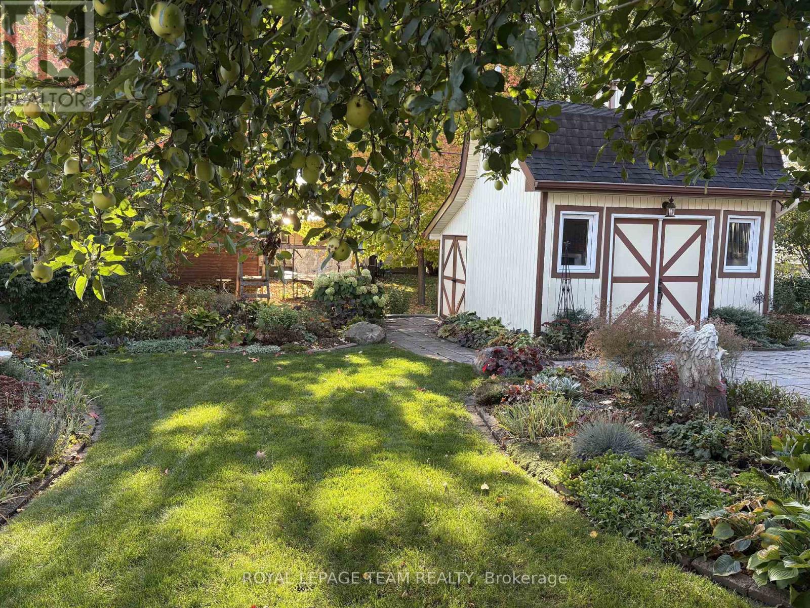 504 Clothier Street E