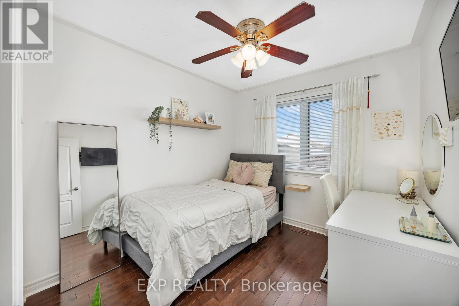 268 Eye Bright Crescent