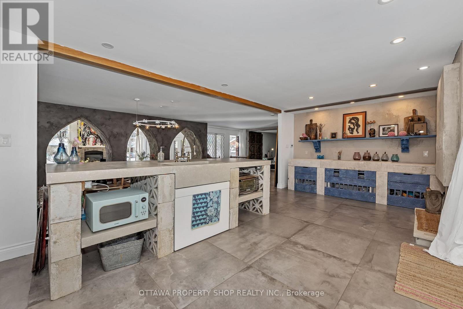 33 Rutherford Crescent