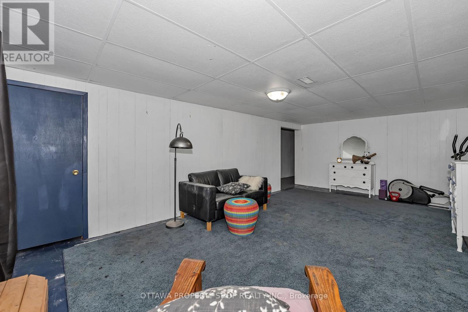 33 Rutherford Crescent