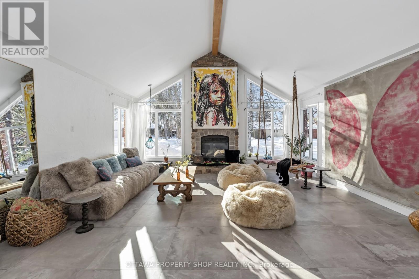 33 Rutherford Crescent