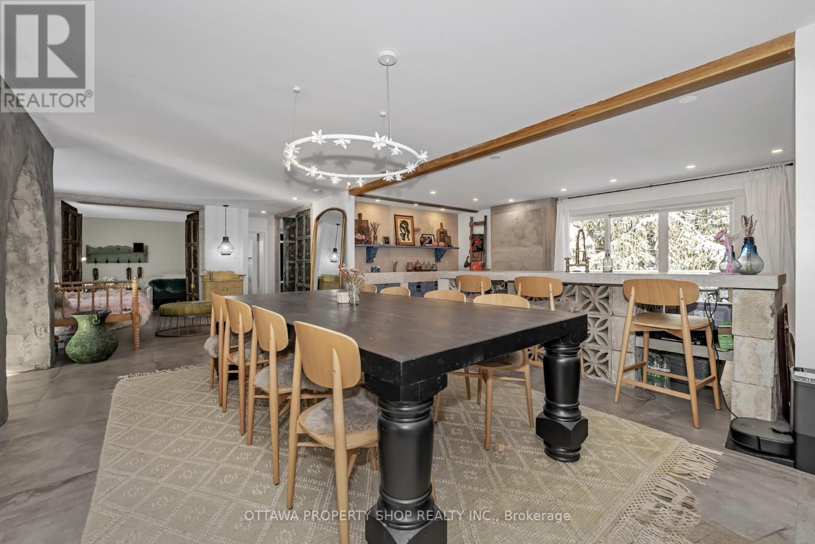 33 Rutherford Crescent