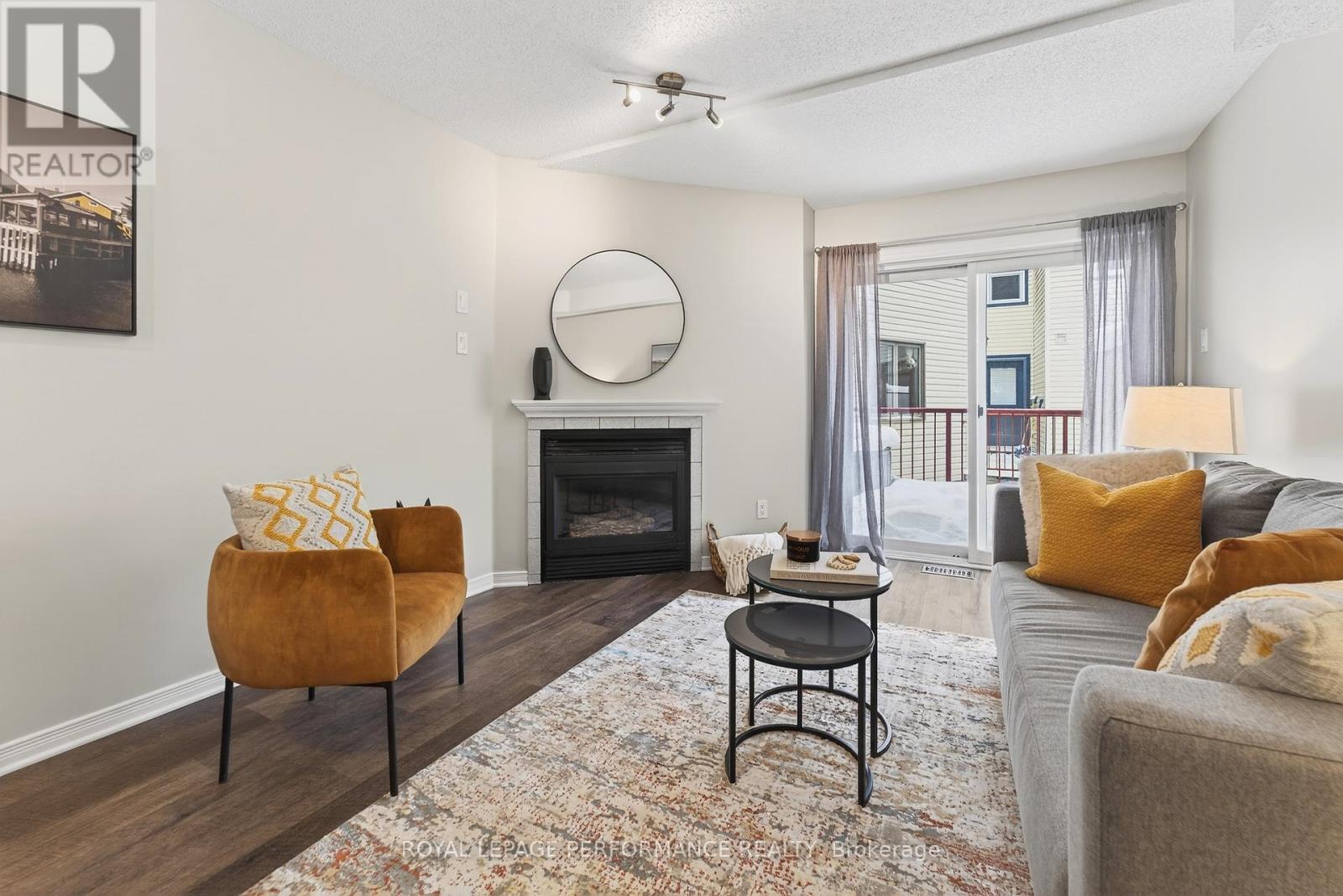 90d Templeton Street