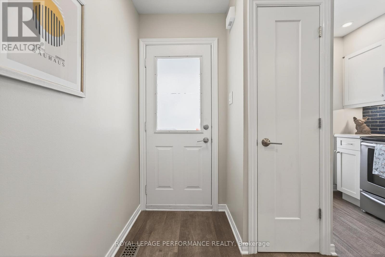 90d Templeton Street