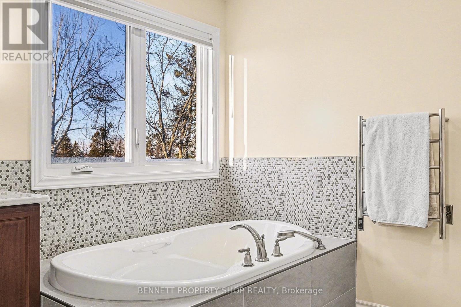 15 Brandy Creek Crescent