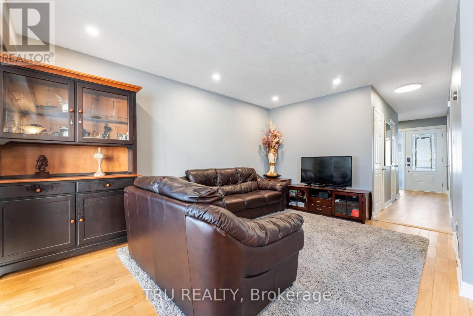 2 - 2960 Penny Drive