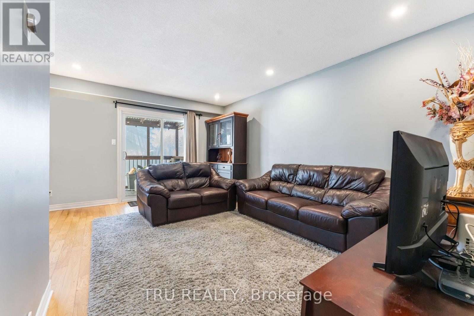 2 - 2960 Penny Drive