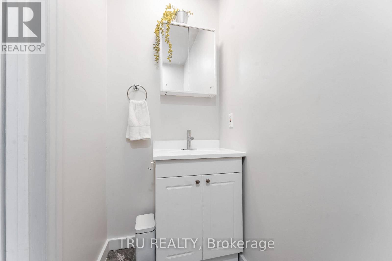 2 - 2960 Penny Drive