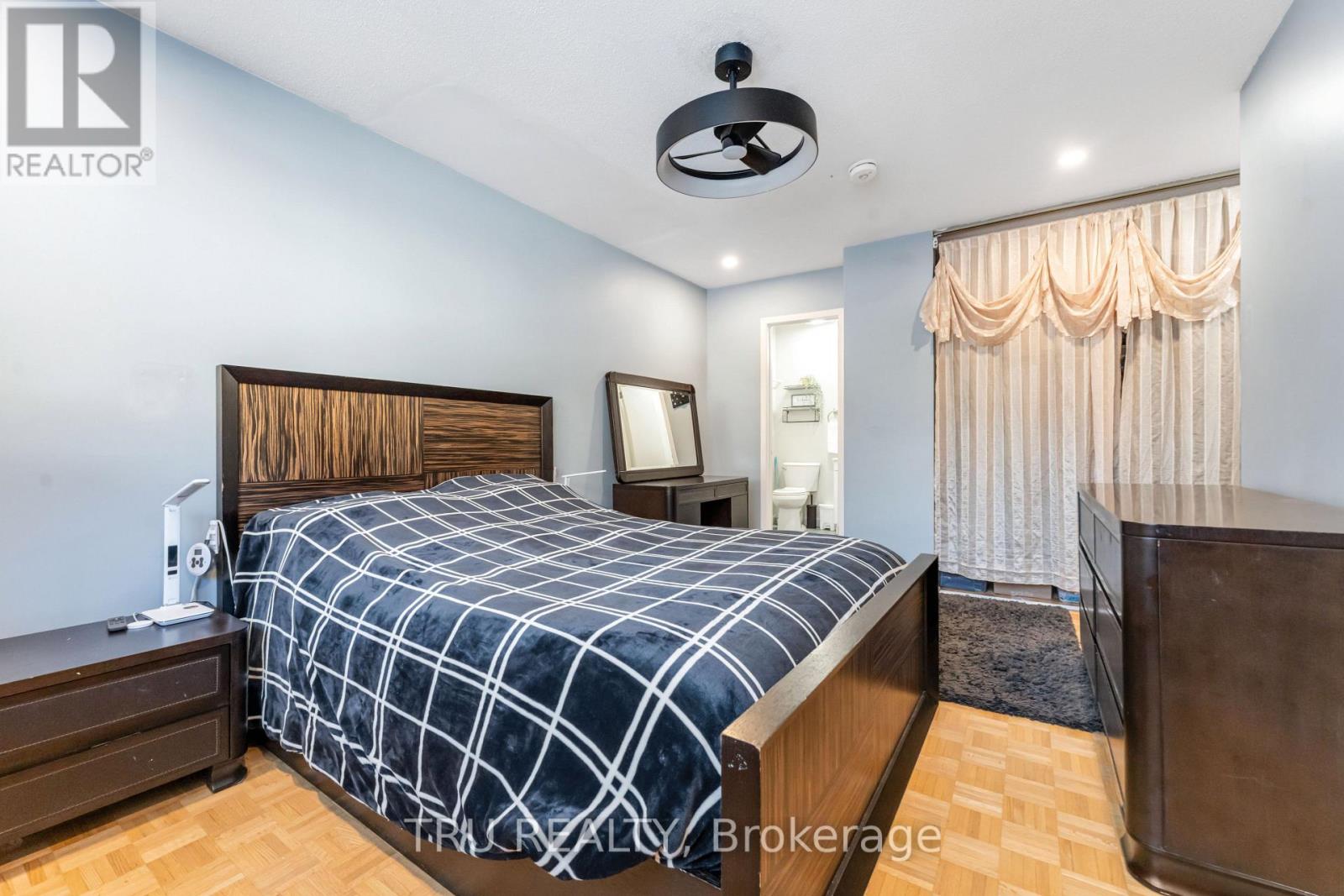 2 - 2960 Penny Drive