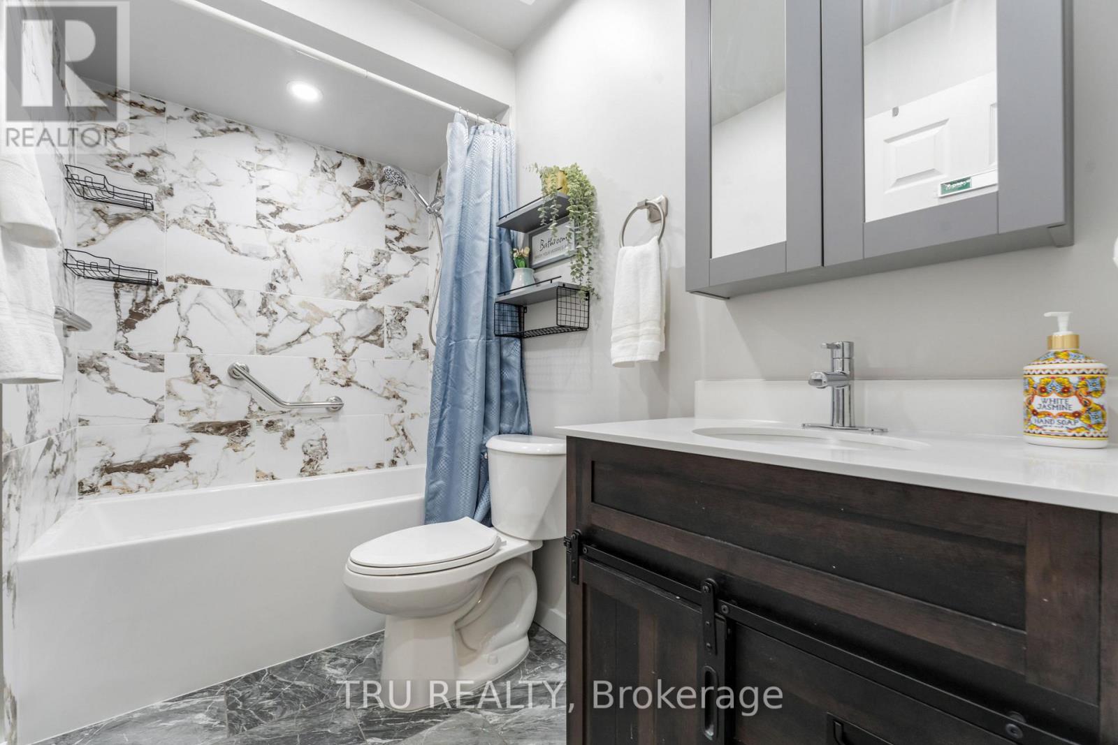 2 - 2960 Penny Drive