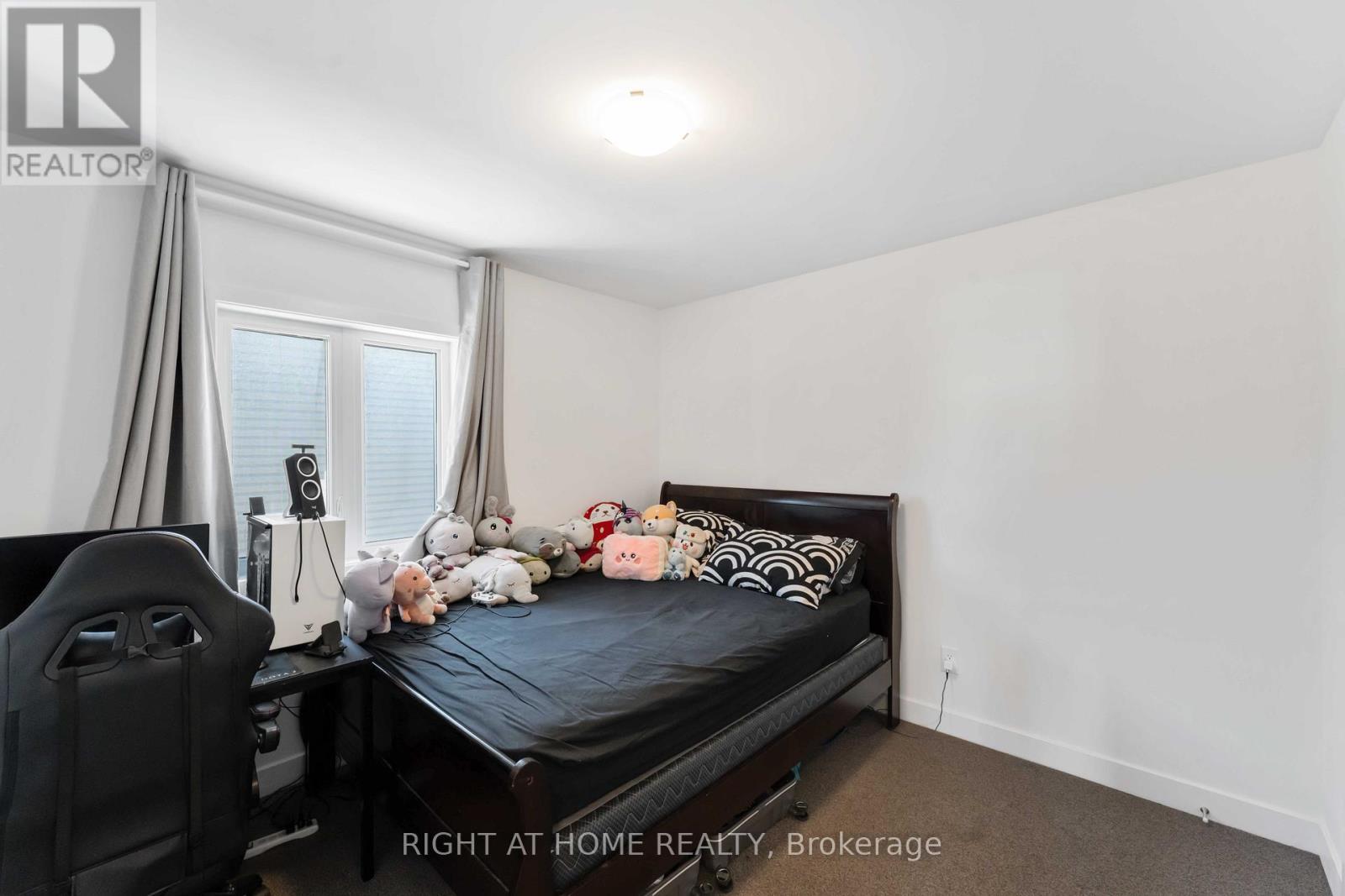 339 Shuttleworth Drive