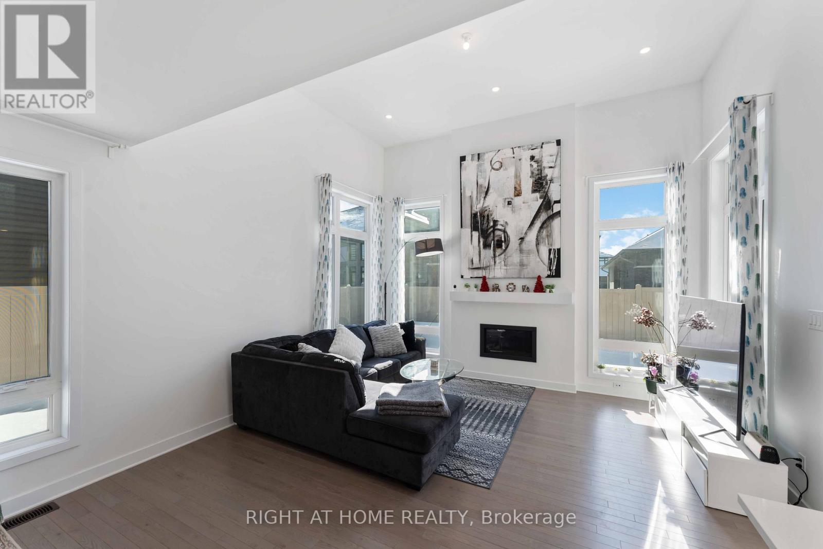 339 Shuttleworth Drive