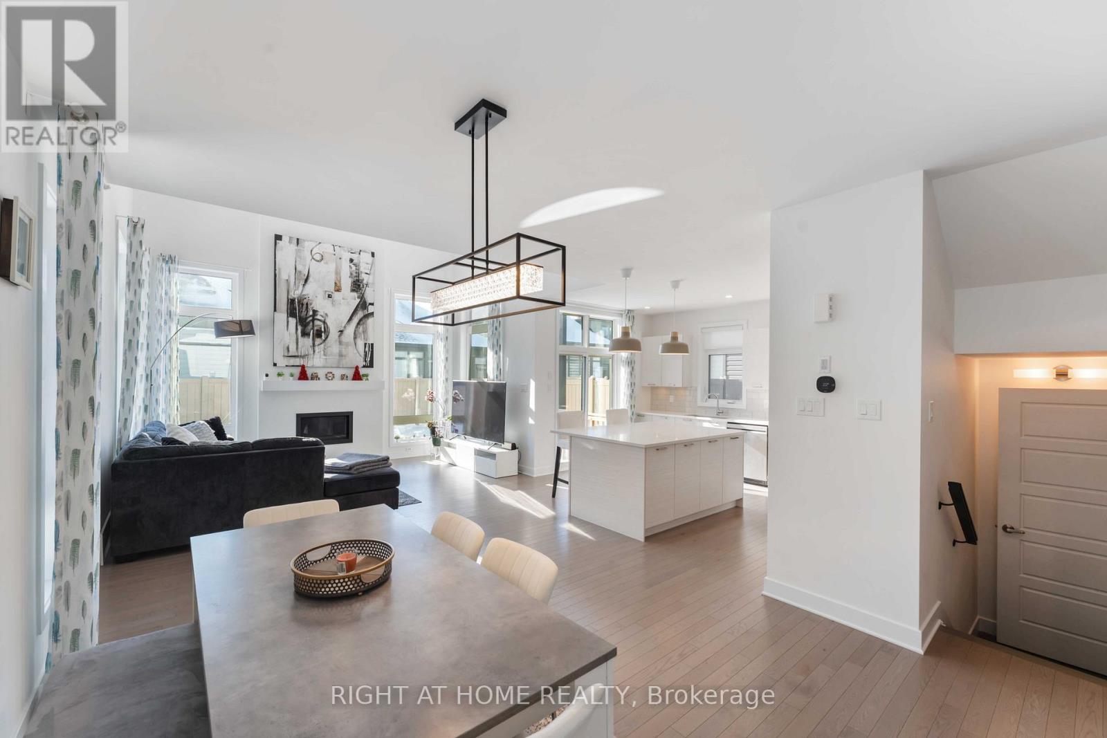 339 Shuttleworth Drive