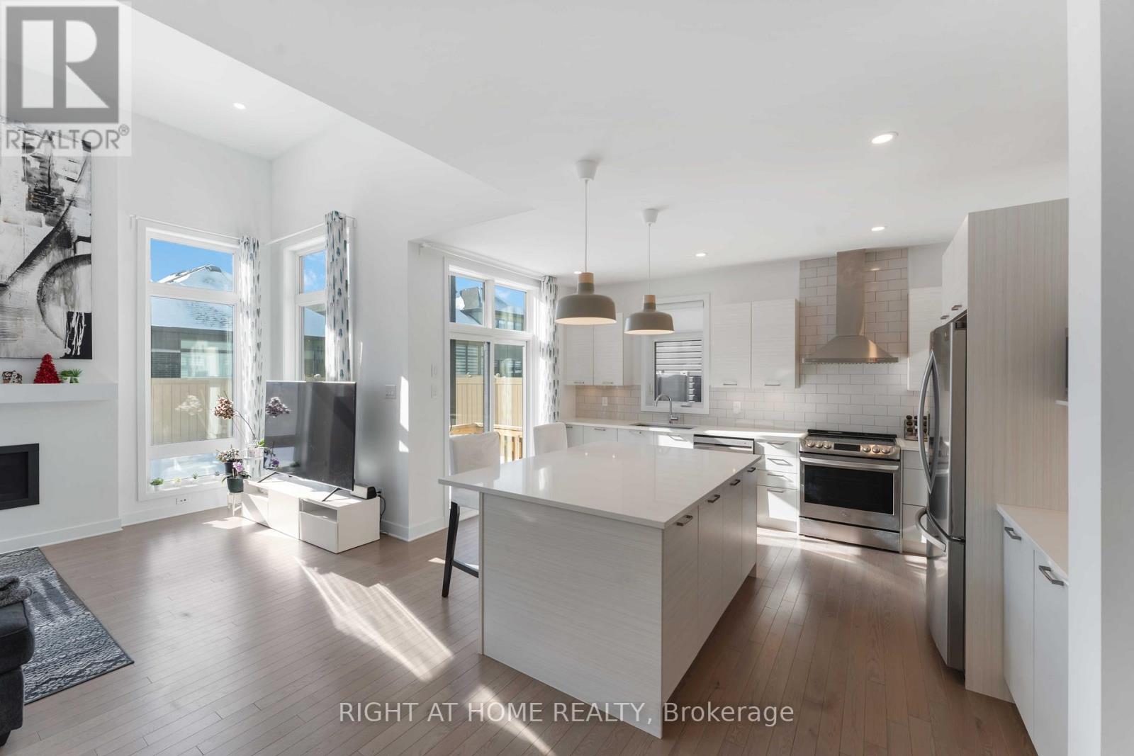 339 Shuttleworth Drive