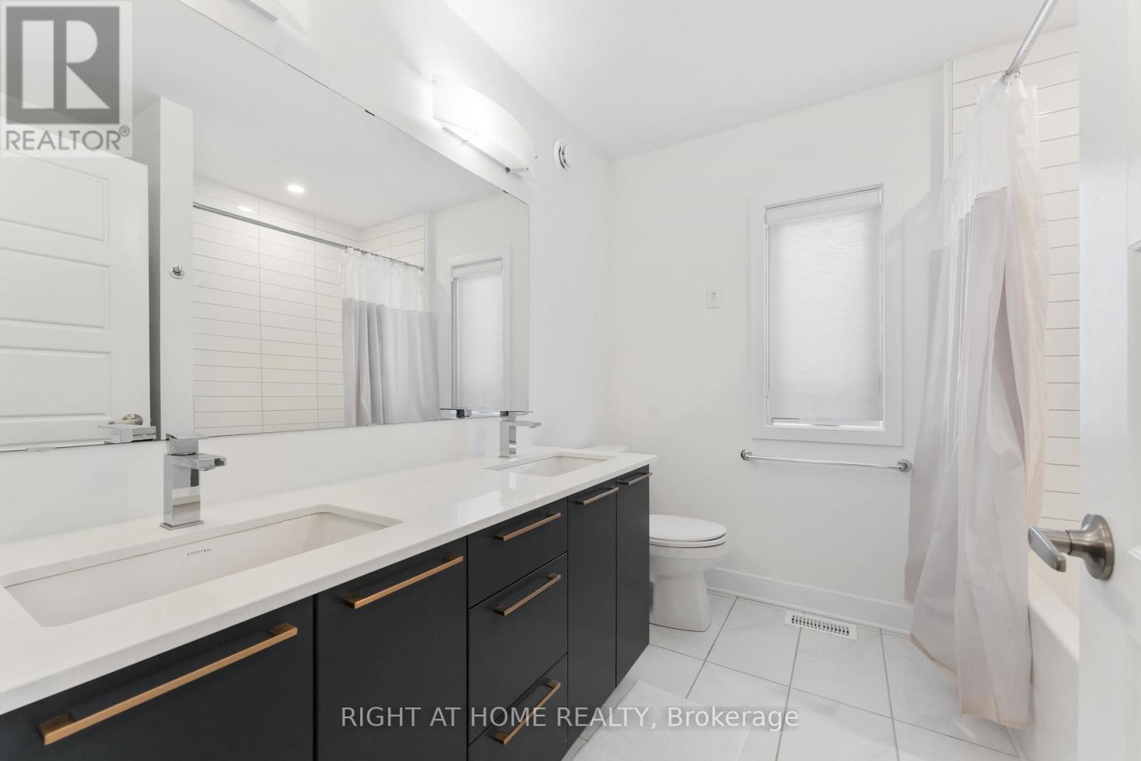 339 Shuttleworth Drive