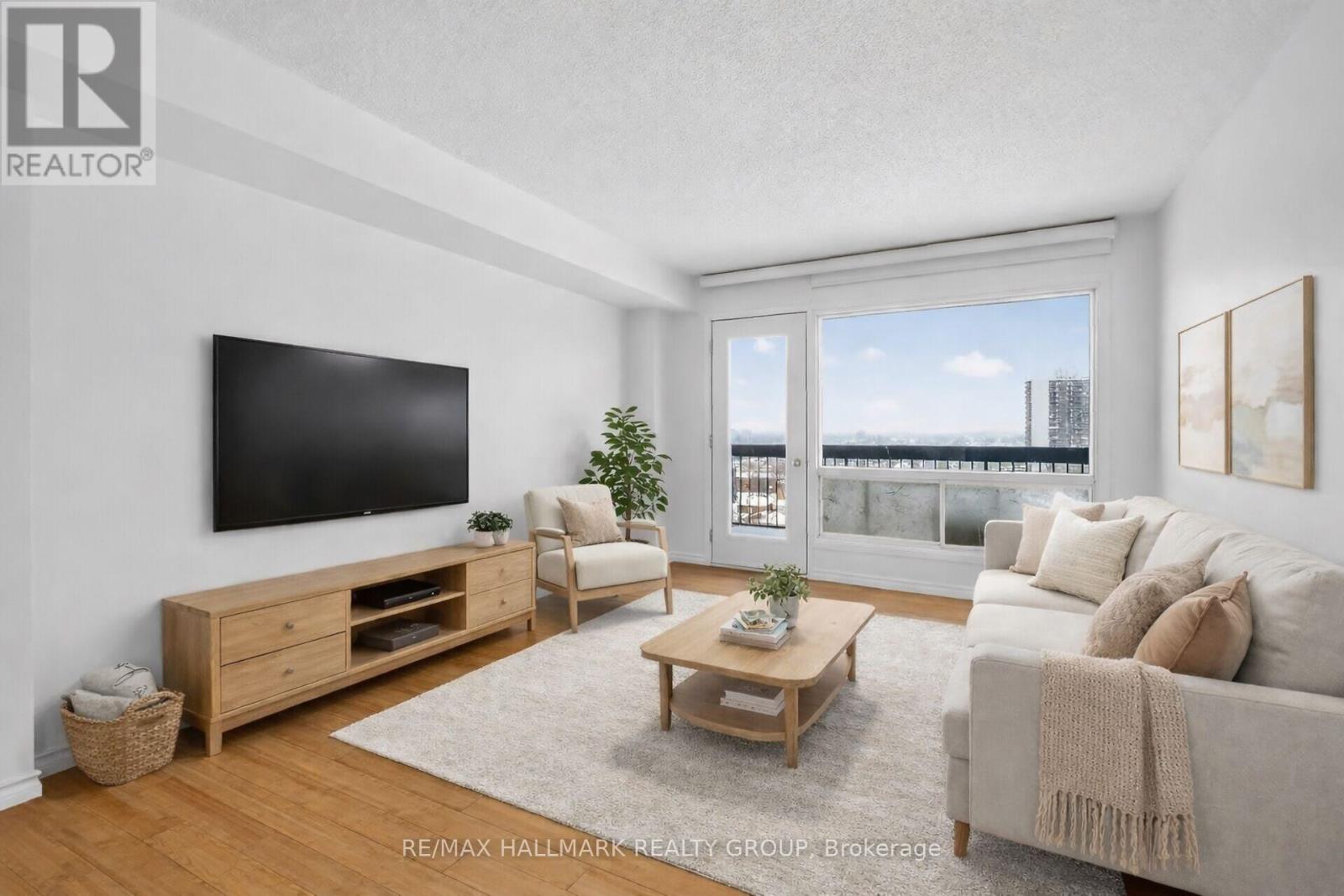 1408 - 158c Mcarthur Avenue