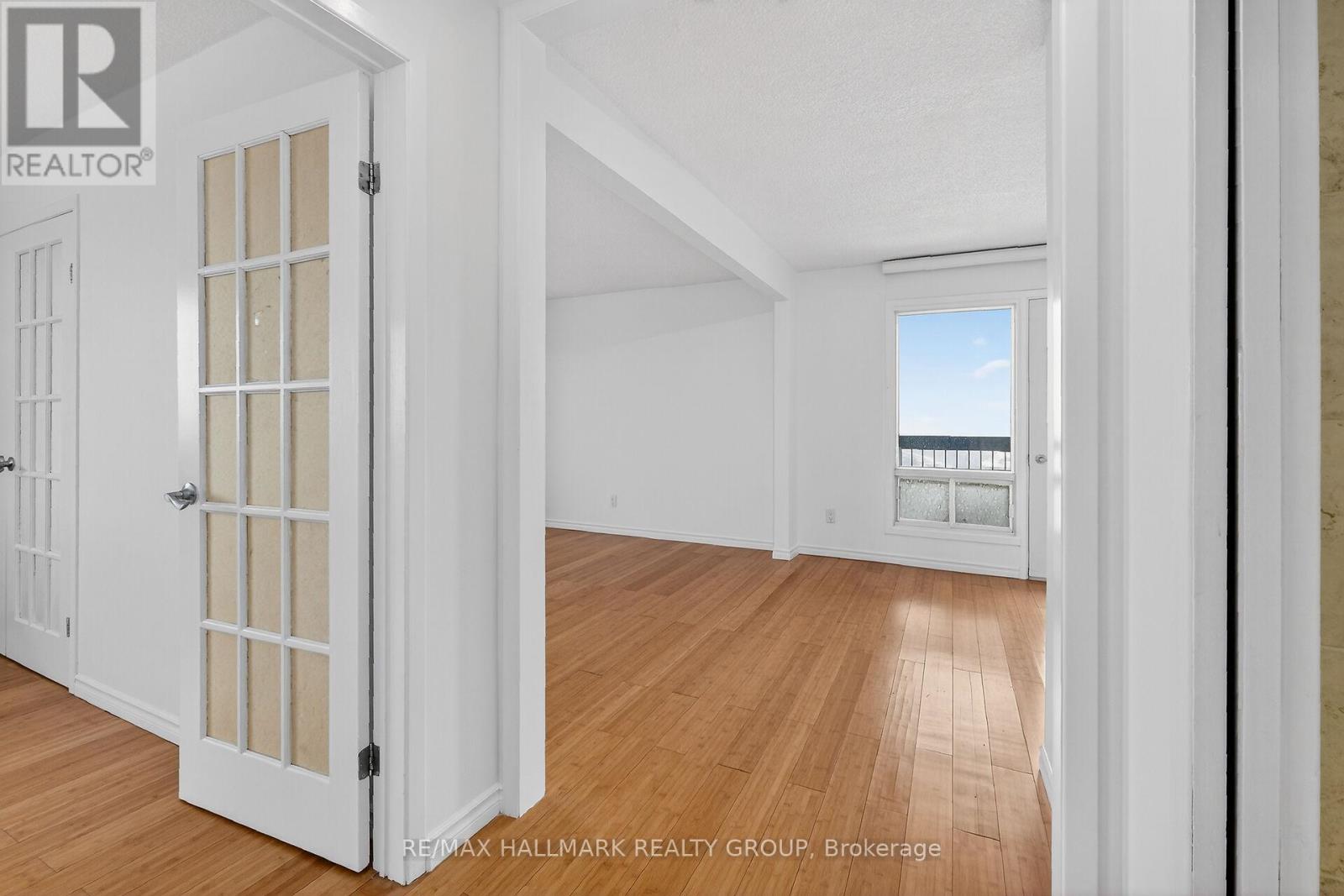 1408 - 158c Mcarthur Avenue