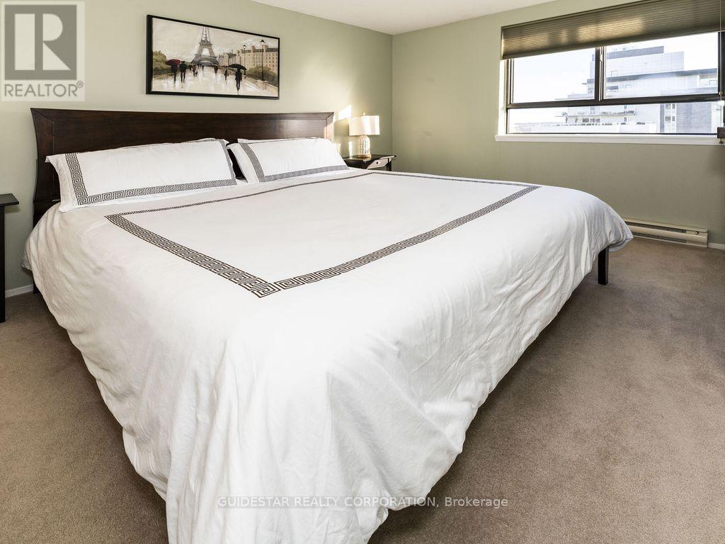 2107 - 470 Laurier Avenue W