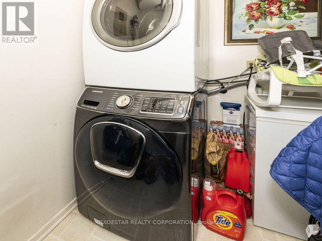 2107 - 470 Laurier Avenue W