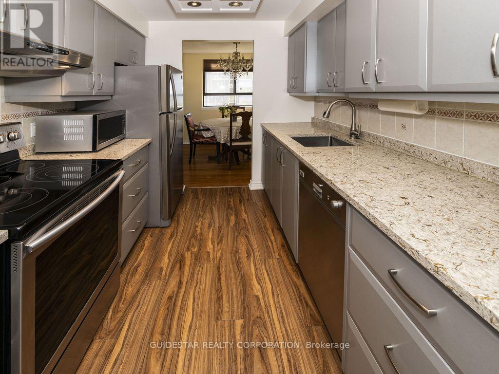 2107 - 470 Laurier Avenue W