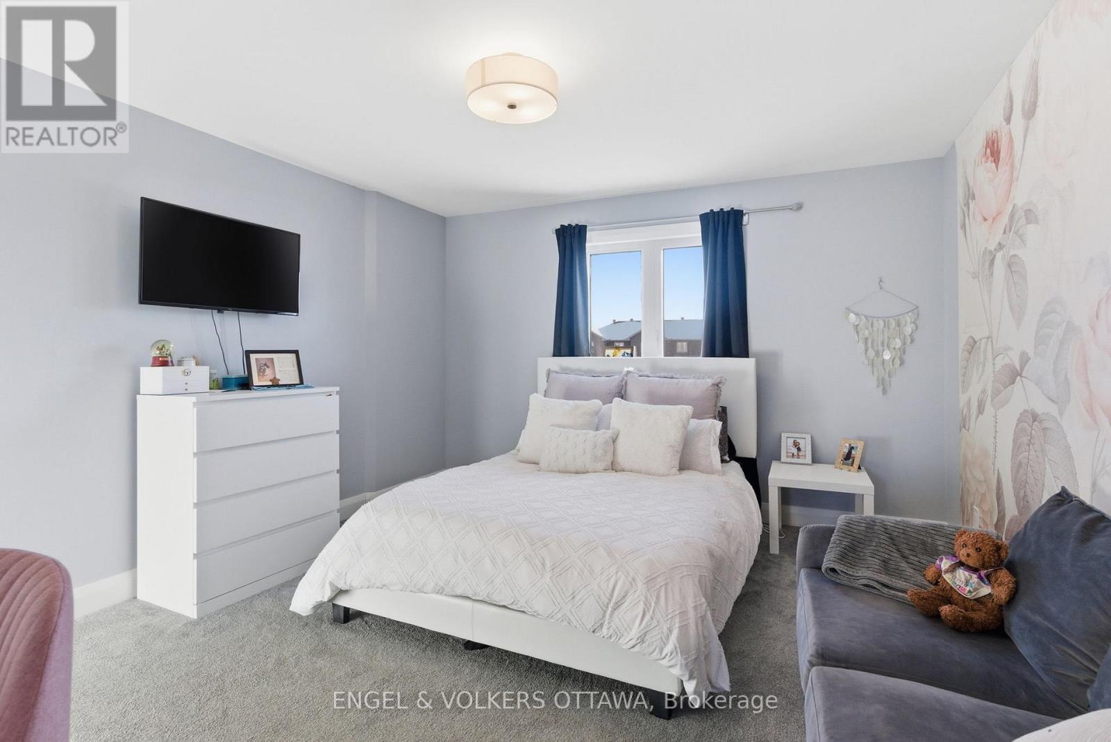 640 Meadowridge Circle