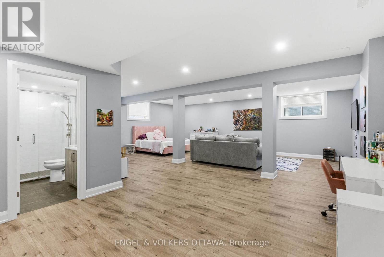 640 Meadowridge Circle