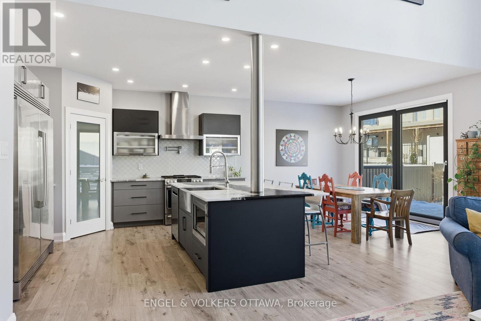 640 Meadowridge Circle