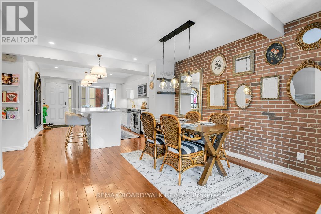 3 - 104 Cheltenham Private