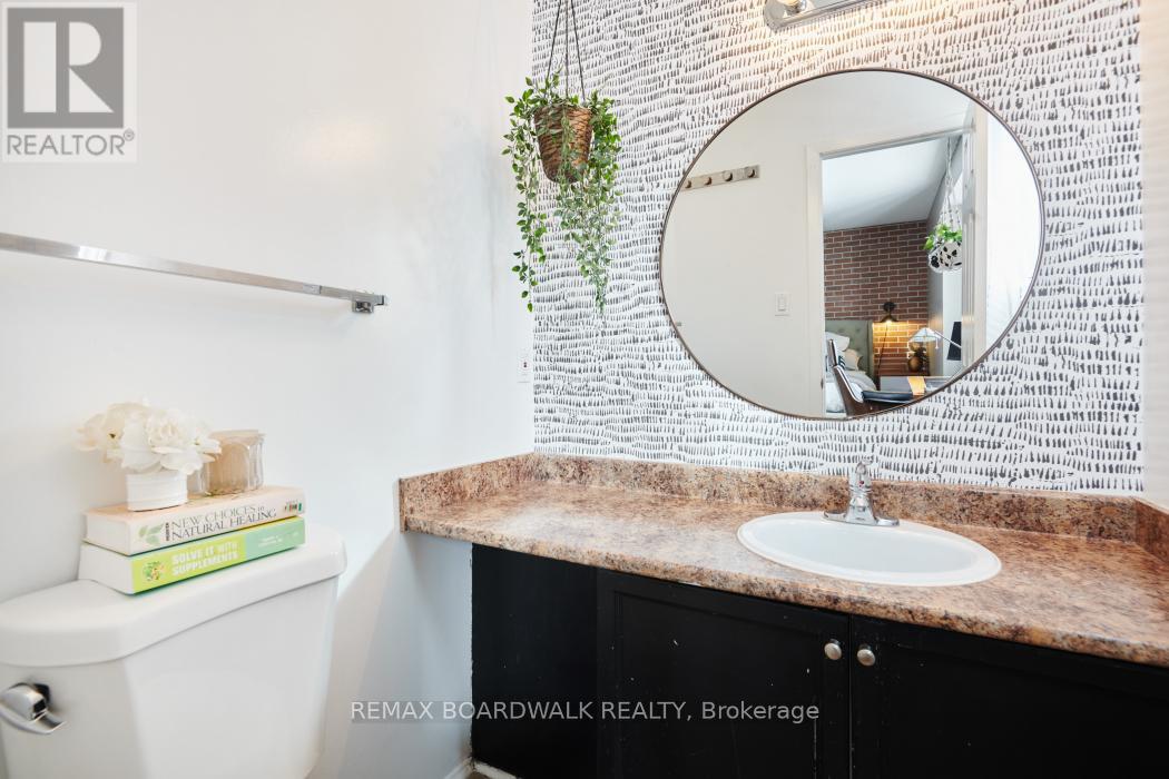 3 - 104 Cheltenham Private