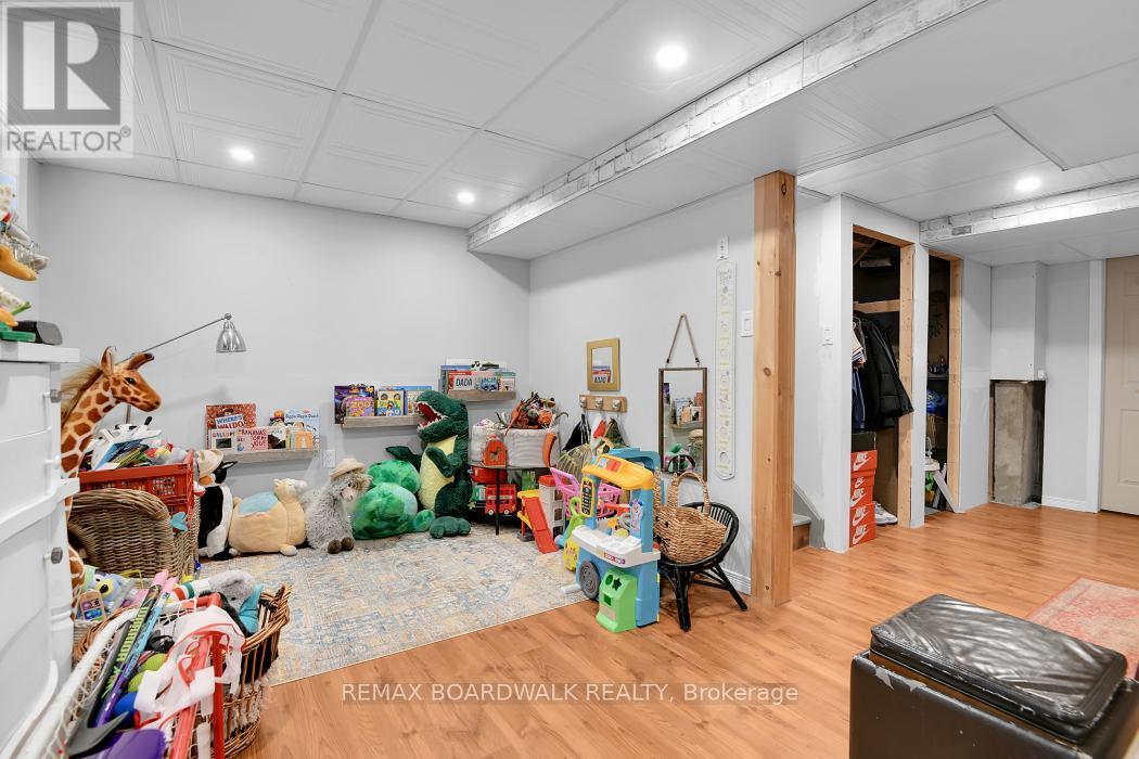 3 - 104 Cheltenham Private