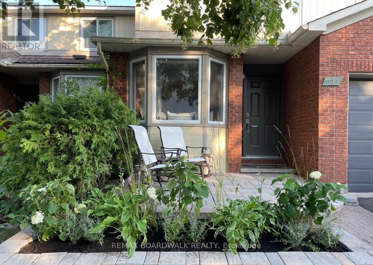 3 - 104 Cheltenham Private