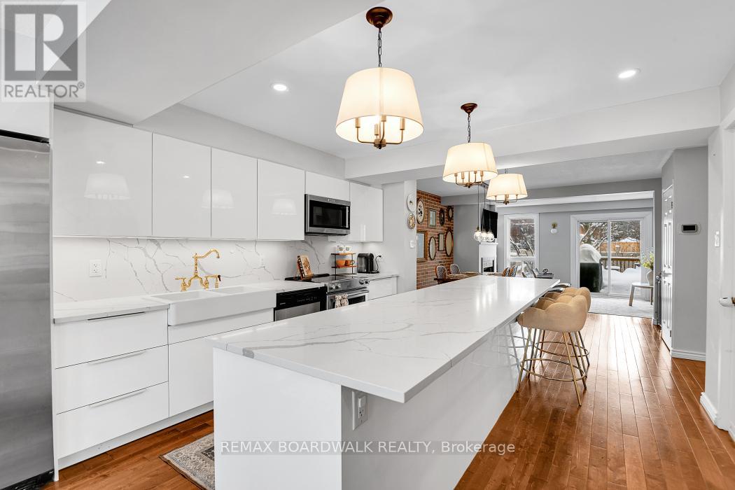 3 - 104 Cheltenham Private