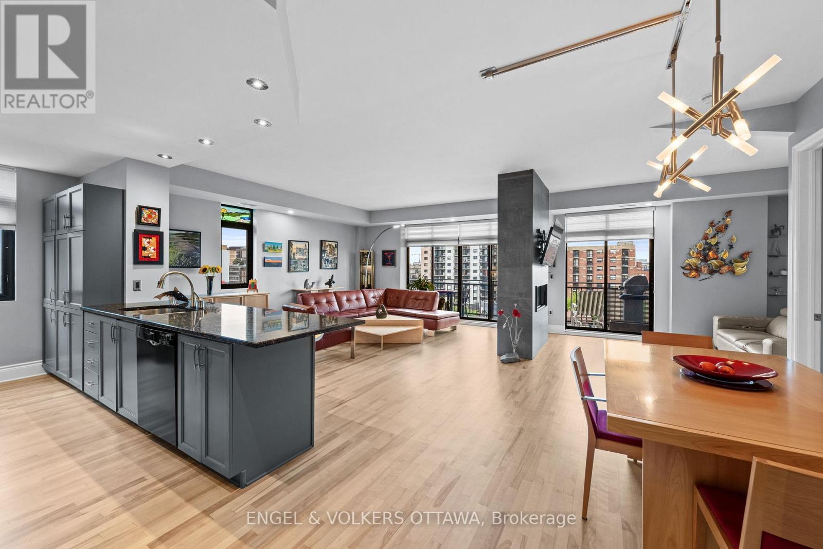 703 - 374 Cooper Street