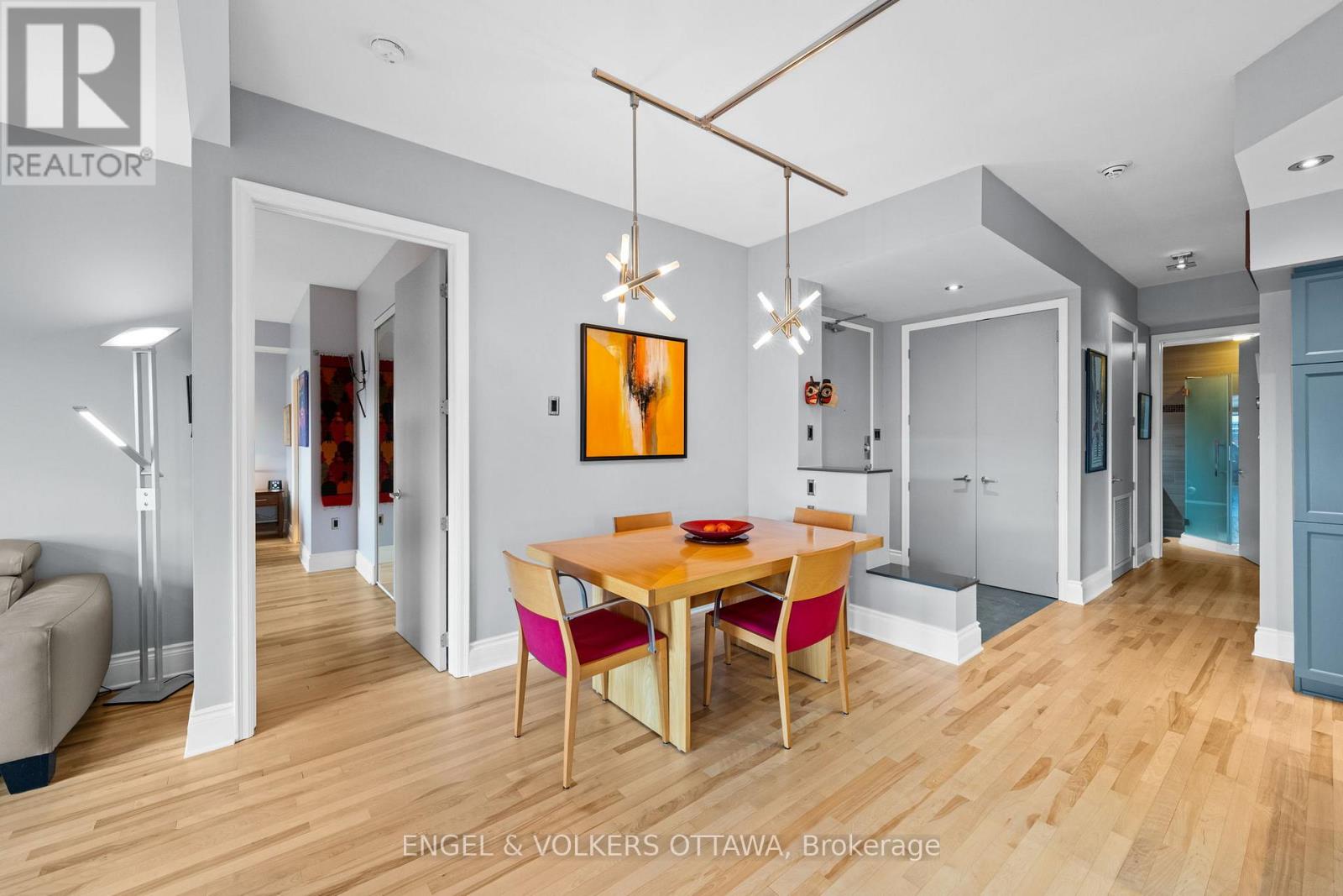 703 - 374 Cooper Street