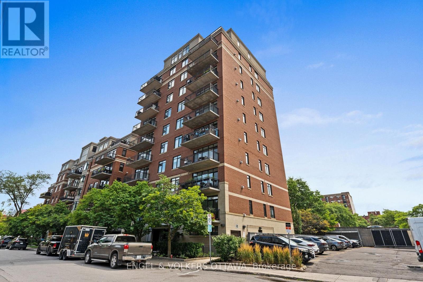 703 - 374 Cooper Street