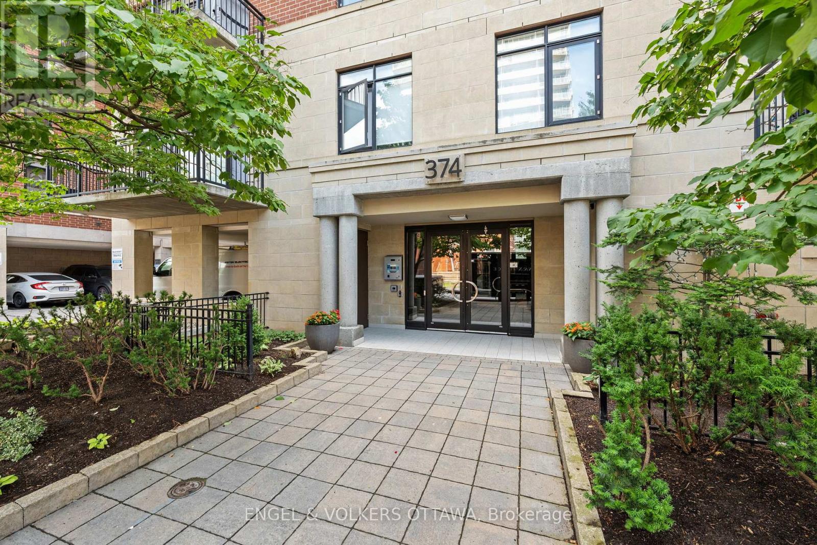 703 - 374 Cooper Street