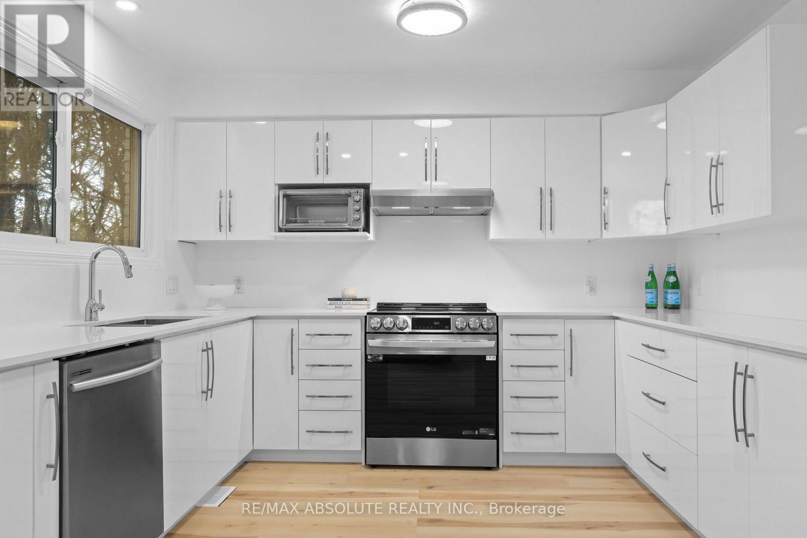 1444 Normandy Crescent