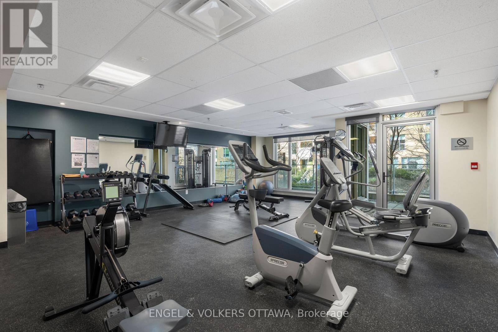 806 - 300 Lett Street