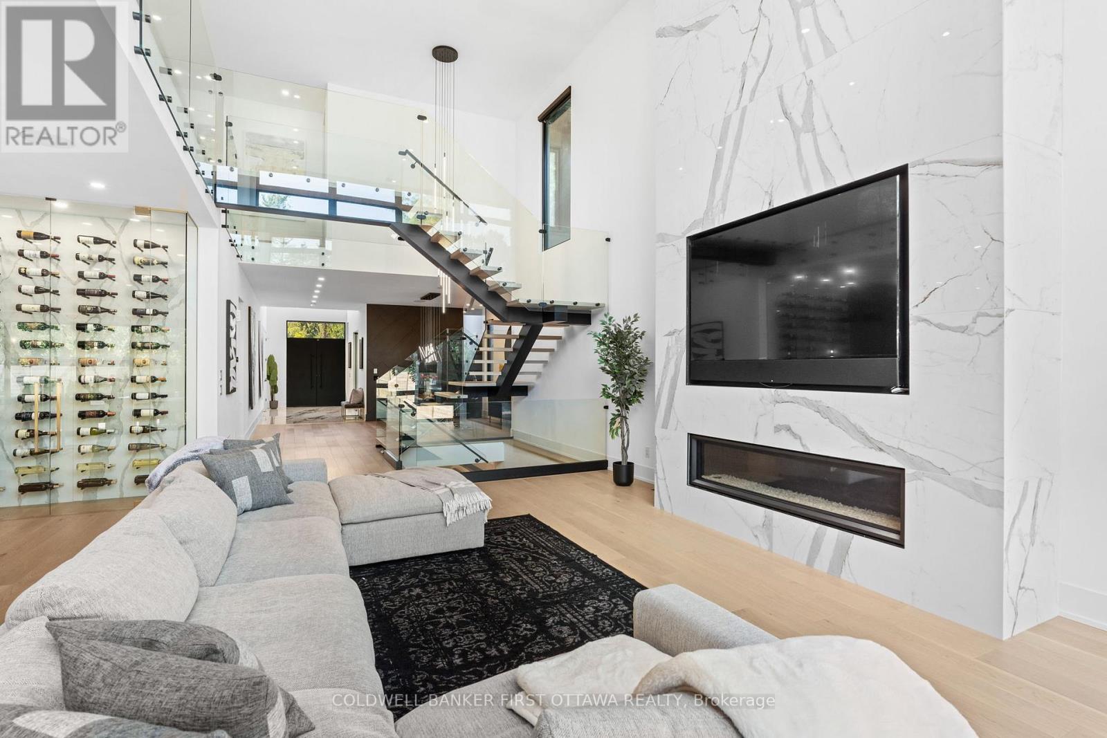 1124 Normandy Crescent